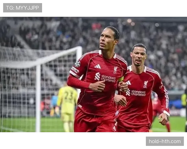 范戴克家庭生活呈现:明星后卫与家人的温馨互动值得关注 范戴克家庭生活呈现:明星后卫与家人的温馨互动值得关注