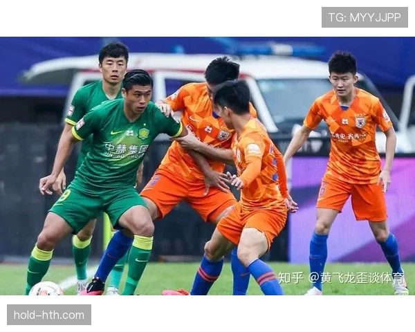 故意踢人犯规判罚标准揭秘：裁判如何精准识别恶意行为