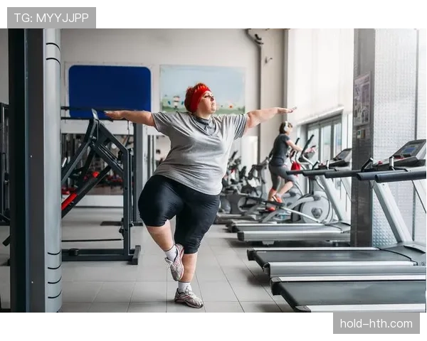 登贝莱逛超市随手买空一整排能量饮料，结账时店员以为他开健身房